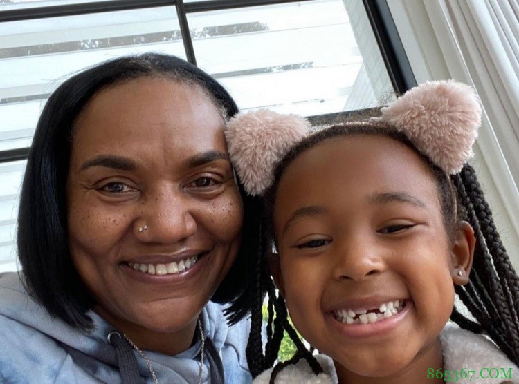 老詹母亲：能有你这样的儿子是我人生最大快乐！老詹：我的荣幸