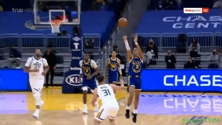 新水花兄弟？普尔：我和库里每天都在训练里对飙超远三分