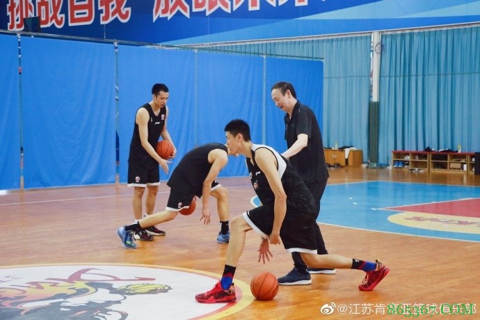 开始备战新赛季!部分江苏男篮队员已回基地进行训练