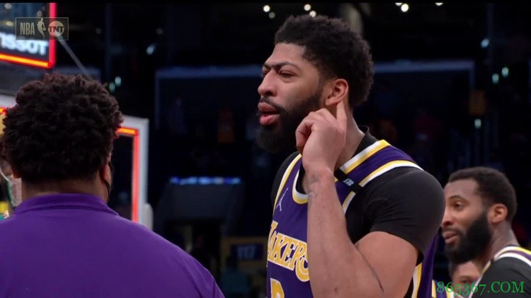 ?浓眉：我喜欢尼克斯的球迷对我们喷垃圾话 这是篮球的一部分