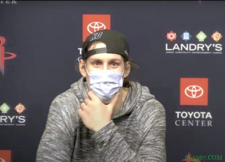 奥利尼克：享受短暂的火箭时光 希望可以继续待在这里