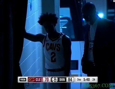 塞克斯顿肘击杜兰特二级恶意犯规被直接驱逐