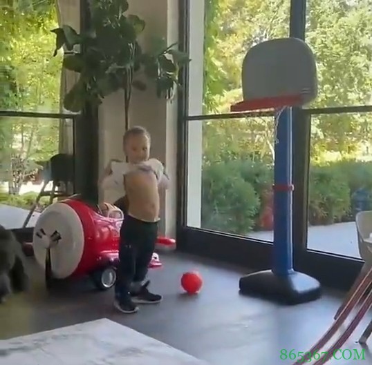 没想到吧？本赛季勇士球员一共370个扣篮 联盟第一