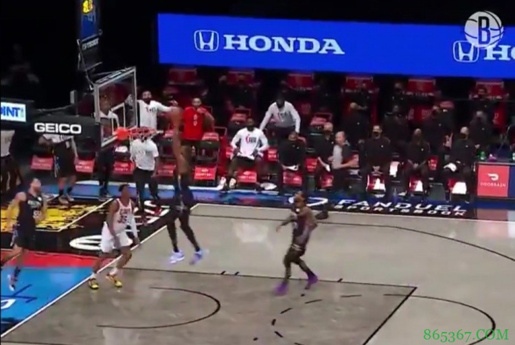 迈克-詹姆斯调侃詹杜连线:很紧张 搞砸的话我的篮网生涯就没了