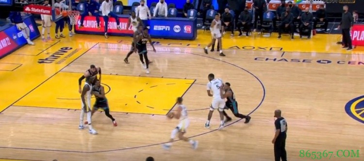 预热:三分之王+库有引力对决控场大脑“点菜詹”丨库里篇