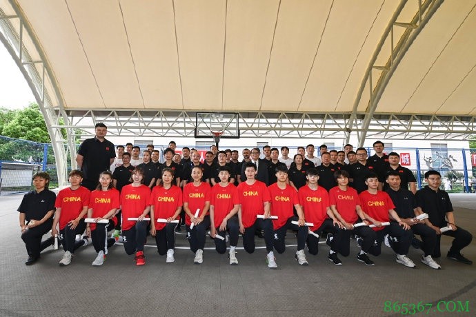 三人篮球国家集训队开训仪式 姚明为球员颁发集结函&发言勉励球员