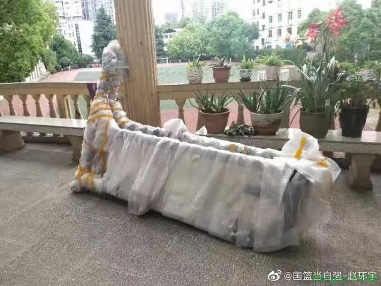 朱旭航为贵州一中学捐赠训练设备 该校女篮全体球员写感谢信致谢