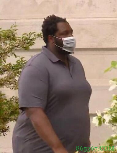 记者晒斯瓦尼根近照:太可怕了 他去年还在打NBA