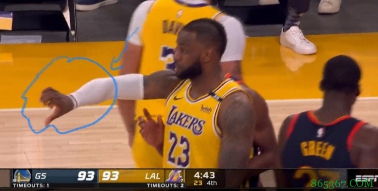 【录像分析室】带你揭秘湖人队最常见的战术:ELBOW