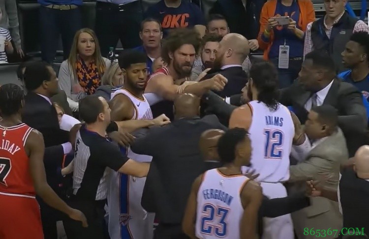 两个三双王？中场结束时威少和小洛都得到了MVP呼声