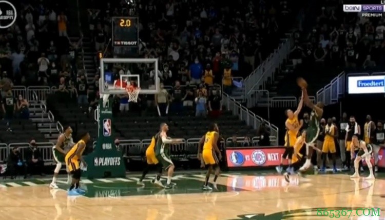 米德尔顿0.5秒绝杀 季后赛生涯首次在最后5秒内命中反超球