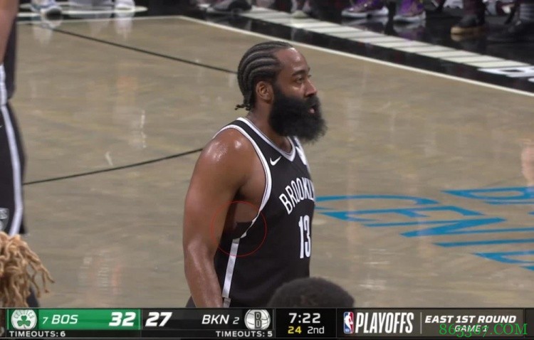 上对抗强度了！BR晒哈登球衣被扯破照片