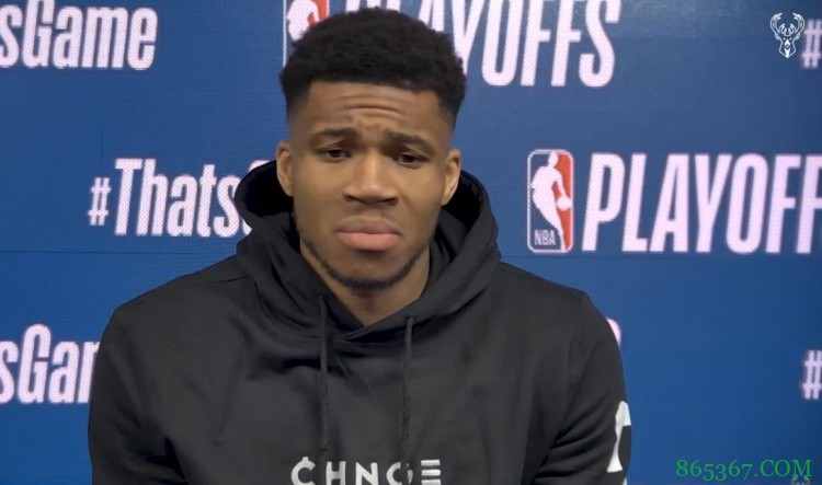 字母哥谈罚球10秒违例:不想纠结这个 我接受