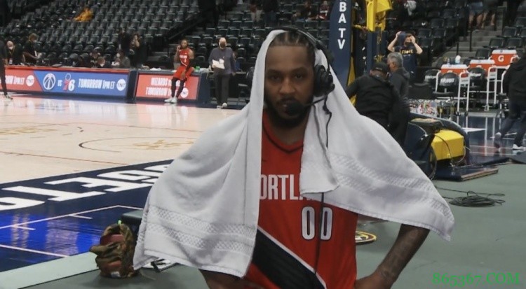 甜瓜：我们今天很镇定且专注 利拉德是球队的领袖