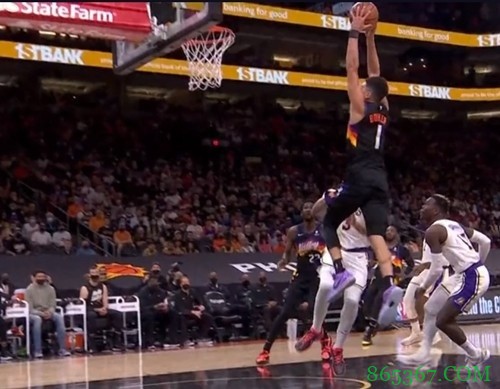 湖人VS太阳G1述评:王牌后场双重打击 詹眉无空间坎坷难行