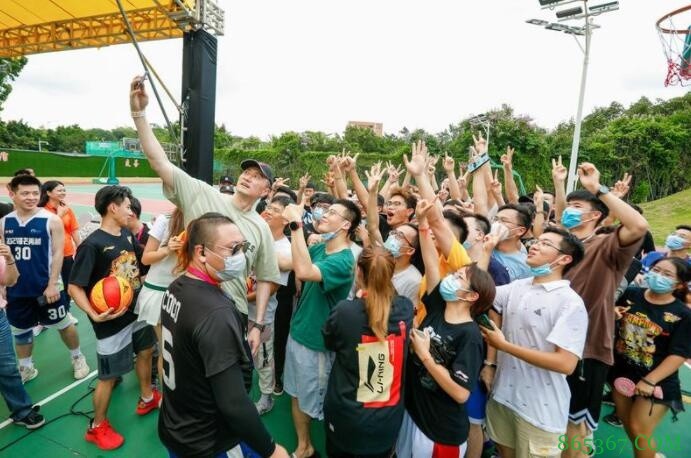 杜锋：总决G2输球后 找了周鹏等老队员给年轻球员做思想疏导