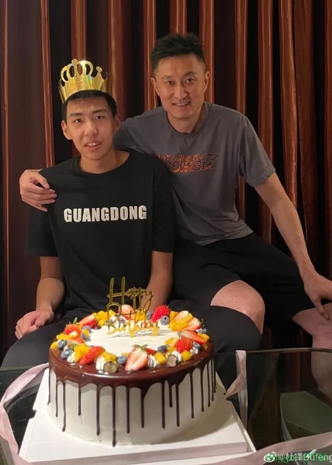 “徐中锋”头衔不保？朱芳雨：年轻内线徐昕和张明池下季升一队