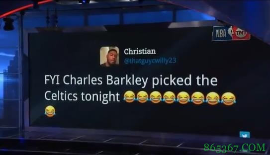 网友：巴克利选绿军赢? 巴克利闹笑话：这黄色的小东西叫啥？