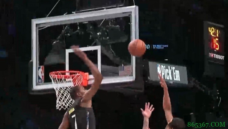 劈头盖脸！杜兰特侧翼补防 长臂血帽朗福德