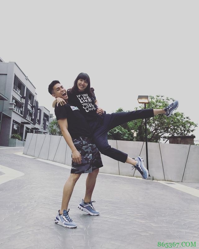 陈盈骏晒与女友合照透露求婚成功：Yes❤