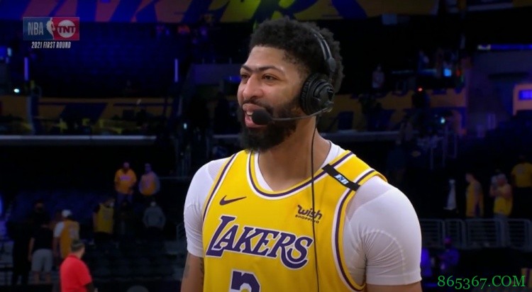 浓眉:今天我的侵略性引领了全队 G1后我告诉大家这包在我身上