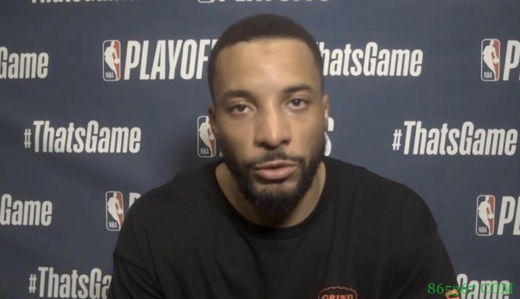 鲍威尔:G5需要提升专注度 利拉德只在乎赢球