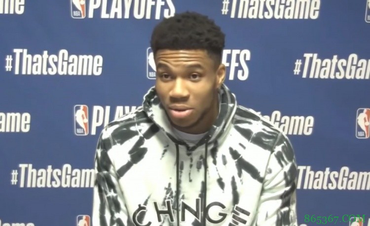 字母哥:若每球都能扣篮那我肯定这么做 但我要成熟寻找空位队友