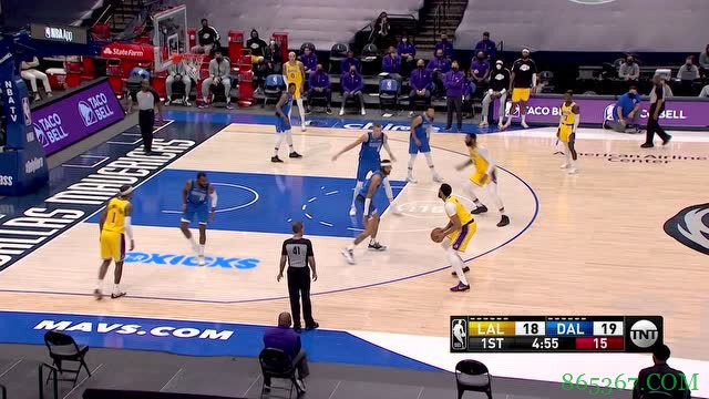 ?东契奇30+9+8 施罗德25+13 浓眉哥复出4+4 独行侠击退湖人