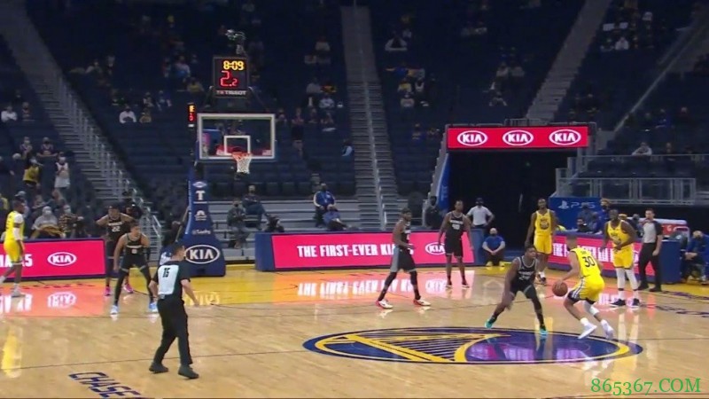 ?库里37+7 格林8+14+13 希尔德25+6 勇士险胜国王