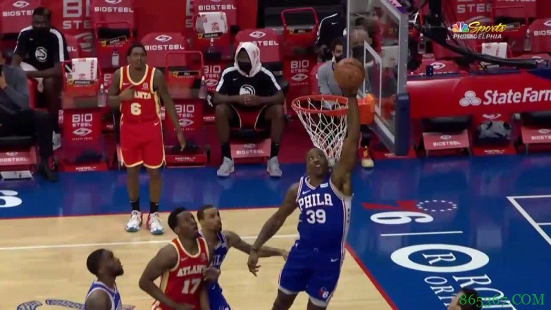 ?霍华德19+11 特雷-杨32分 76人七人上双大胜老鹰取3连胜