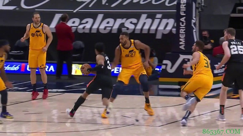 ?博扬25分 戈贝尔24+15 德罗赞22+6 爵士送马刺4连败