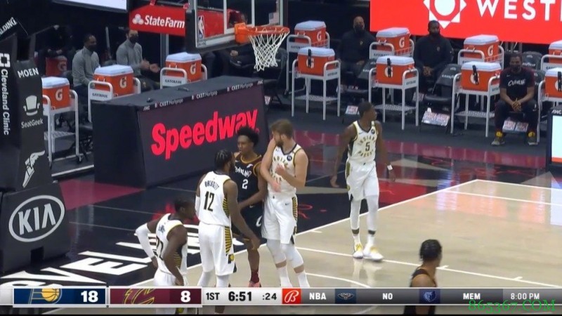 ?小萨21+20+9 勒韦尔20+10 塞克斯顿25+8 步行者送骑士11连败