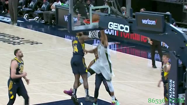 ?字母哥40+15+6 朱-霍勒迪20+14+4帽 雄鹿轻取步行者