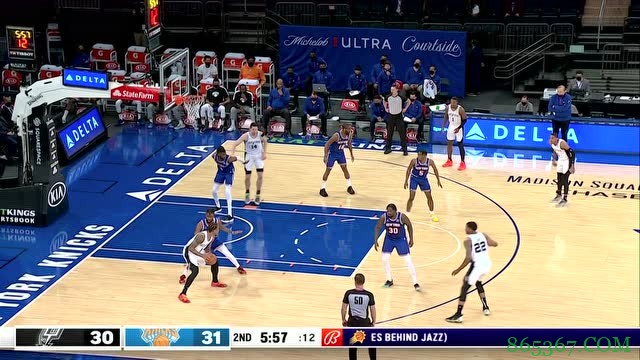 ?伯克斯30+10 兰德尔25+9+9 德罗赞27+8 尼克斯险胜马刺