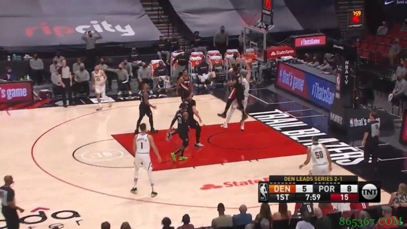 ?利拉德10+8+10 鲍威尔29分 约基奇16+9 开拓者大胜掘金2-2平