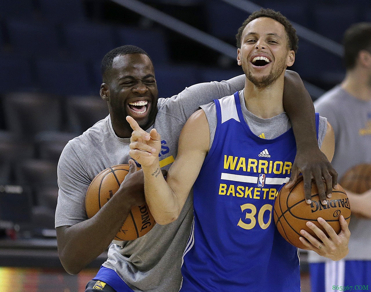 追梦本赛季已经助攻库里177次 联盟双人组之最