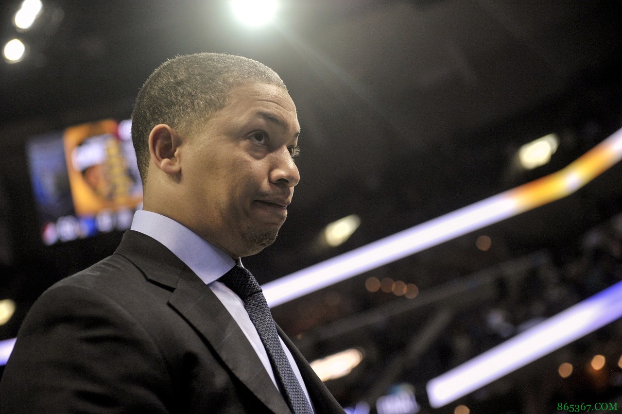 明牌！卢指导：今天会疯狂包夹戴维斯