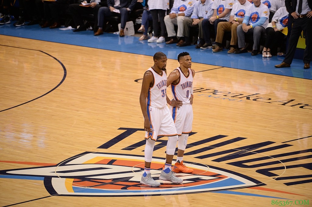 揭秘|你眼中的威少？轻伤不下火线的坚韧&以身作则激励队友的偏执