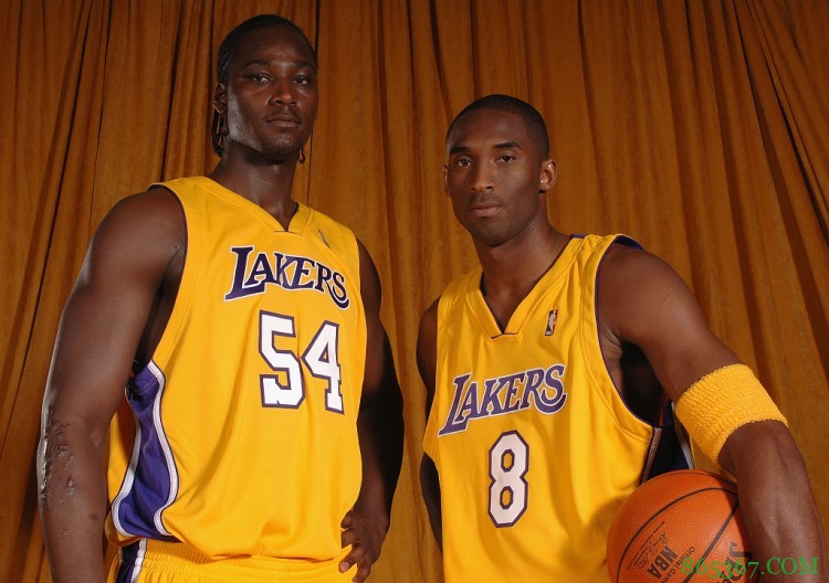 夸梅-布朗谈与科比合砍82分&怼球迷:没看到我在比赛中做的挡拆吗