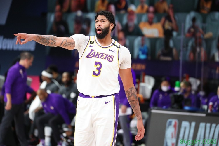 失准！浓眉自四月复出以来三分44中9 投篮命中率为41.5%