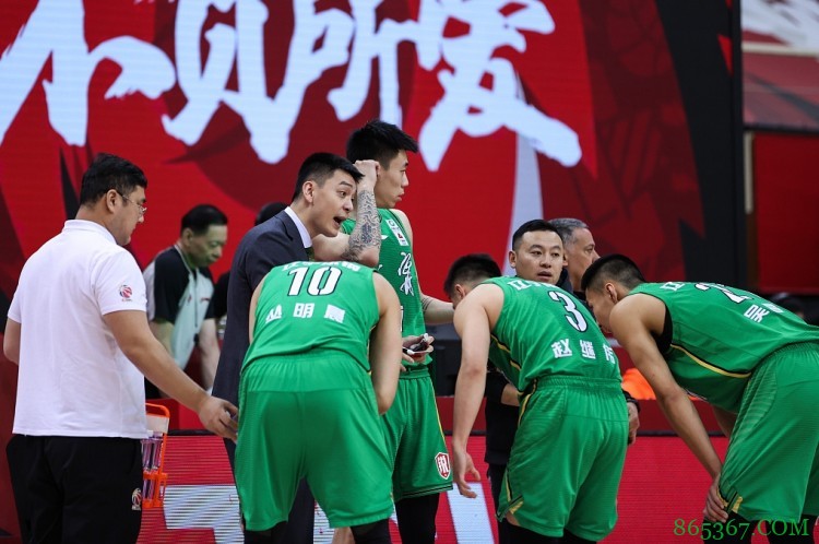 辽篮总经理：杨鸣此前确有辞职想法 俱乐部将限制参加娱乐节目