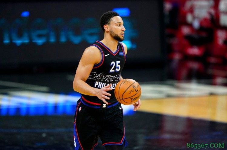 76人记者：本-西蒙斯和赛斯-库里将缺席今日与活塞的比赛