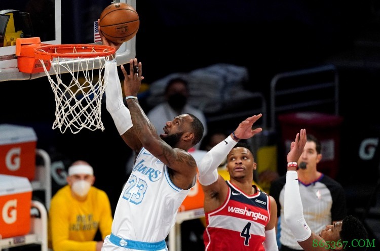 比肩詹姆斯大O佩顿！威少达成2万分+8千助历史第四人