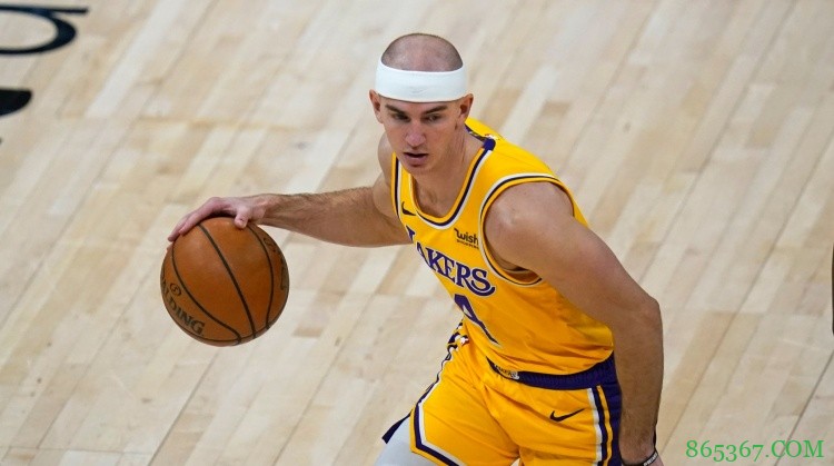 卡鲁索末节得到10分 生涯首次在季后赛单节得分上双