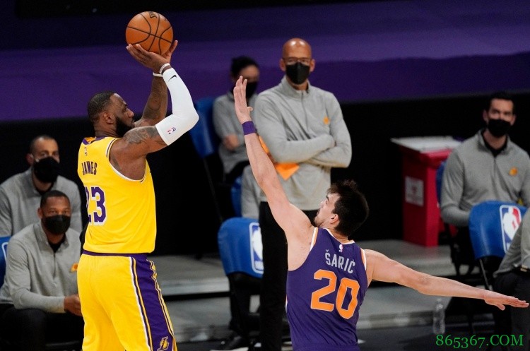 【夜谈会】：预测一下明日几场季后赛的结果吧