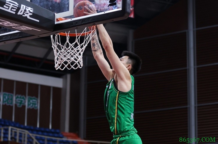 北青报:中国男篮老中青三代相结合 谋划未来比打落选赛更重要