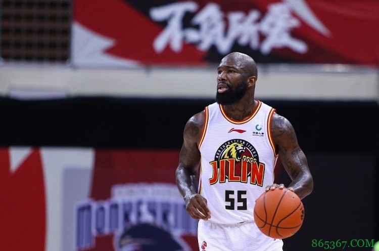 琼斯微博：我爱吉林 但有时男人需离开家去探索更伟大的志向