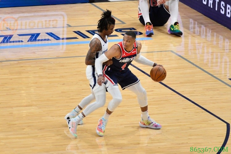 莫兰特:威少是独一无二的球员 我每天都在为他加油