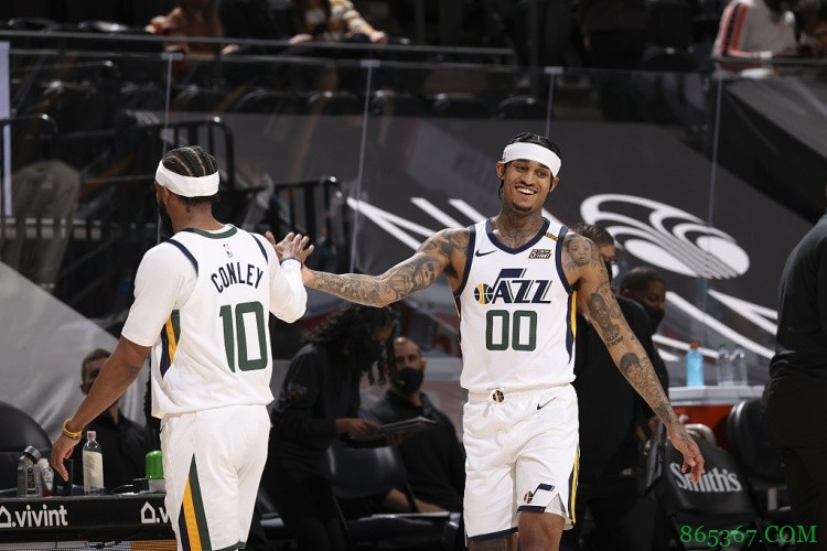 三分大队！爵士创联盟单赛季场均三分命中数纪录