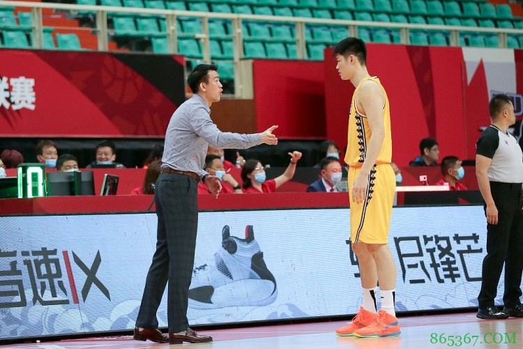 官方：广厦将王博提拔为球队主帅